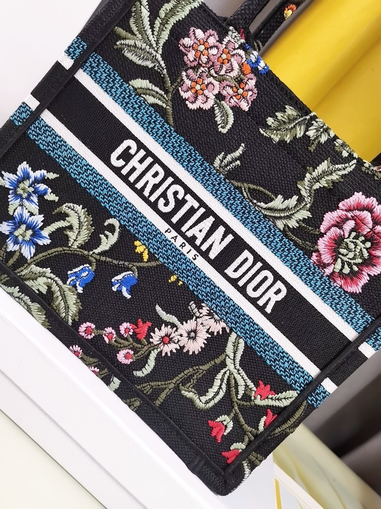 Christian Dior Shopping Bags